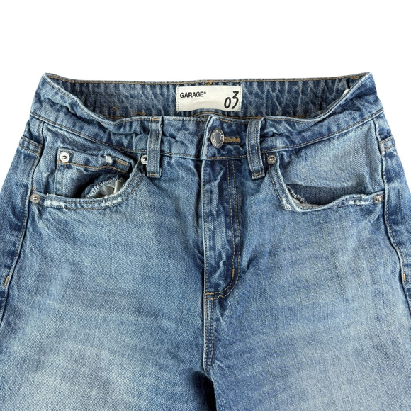 Garage Medium Wash Mom Jeans Raw Hem Light Whiskering Size 3 High Rise Denim - Picture 3 of 9
